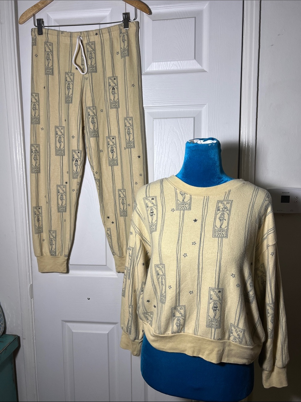 ATF All Things Fabulous Showgirl Crew Jogger Set Women’s Small